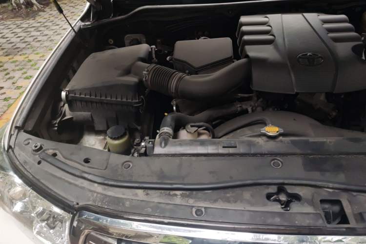 Used Toyota Land Cruiser  Engine Bay Right