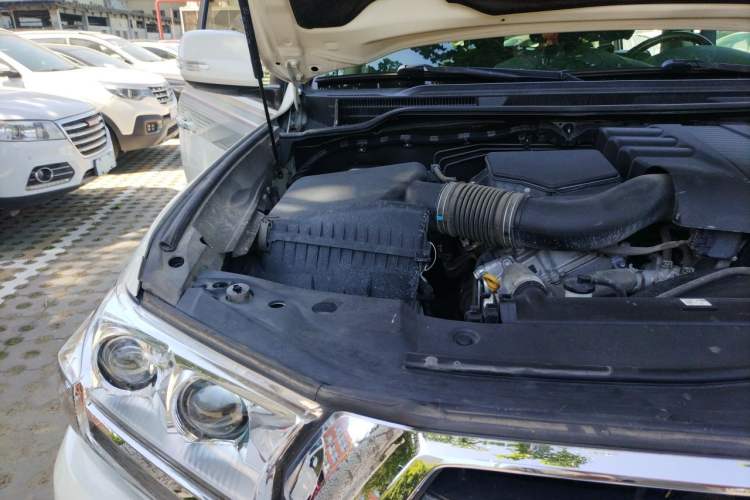 Used Toyota Land Cruiser 2015 4.0L V6 Middle East Limited Edition Engine Bay Right