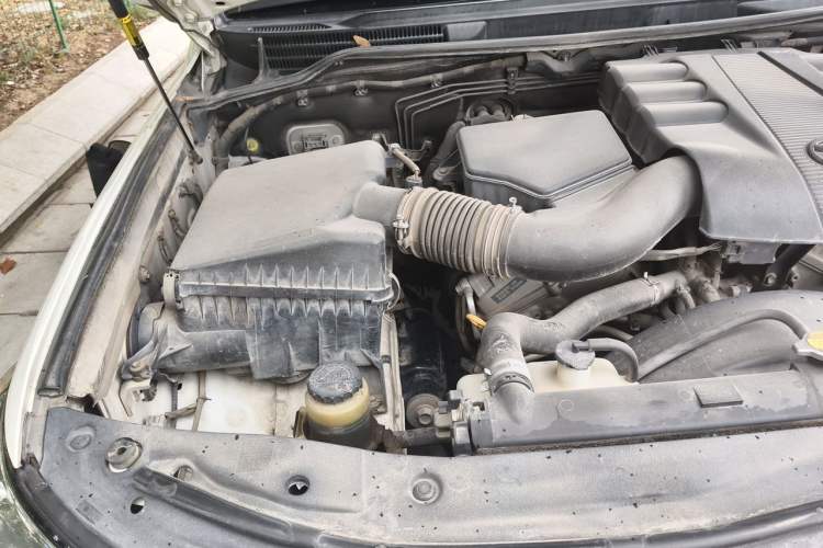 Used Toyota Land Cruiser 2015 4.0L V6 Middle East Limited Edition Engine Bay Right