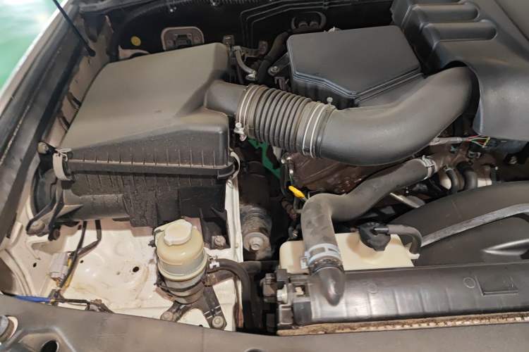 Used Toyota Land Cruiser 2015 4.0L V6 Middle East Low-Trim Version Engine Bay Right