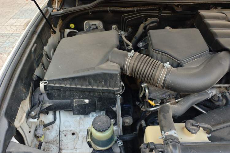 Used Toyota Land Cruiser 2015 4.0L V6 Middle East Low-Trim Version Engine Bay Right