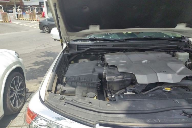 Used Toyota Land Cruiser  Engine Bay Right