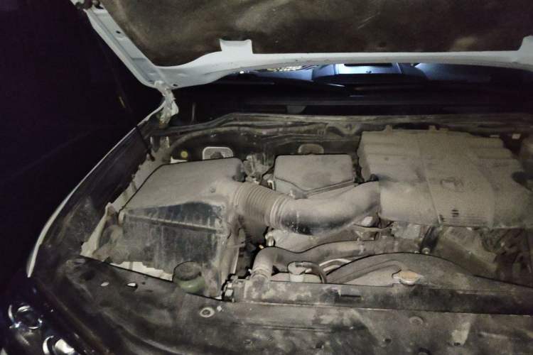 Used Toyota Land Cruiser 2015 4.0L V6 Middle East Low-Trim Version Engine Bay Right