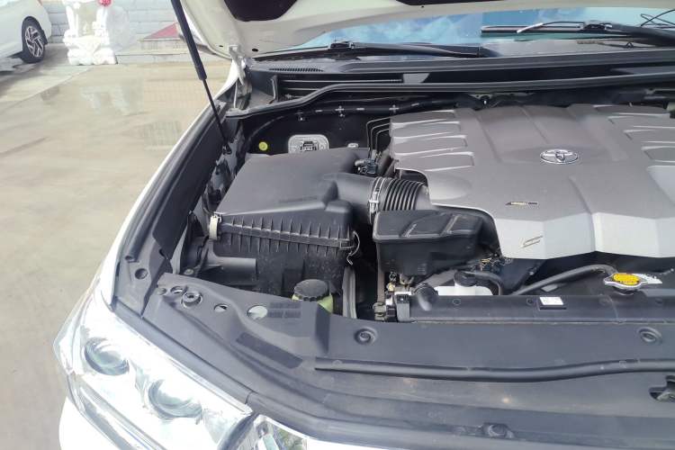Used Toyota Land Cruiser  Engine Bay Right
