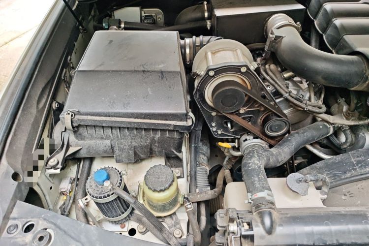 Used Toyota Land Cruiser 2015 4.0L V6 Middle East Low-Trim Version Engine Bay Right