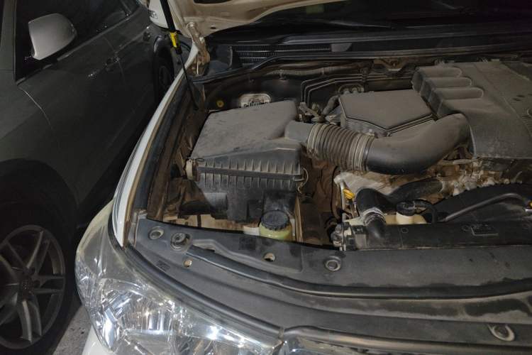 Used Toyota Land Cruiser 2015 4.0L V6 Middle East Low-Trim Version Engine Bay Right