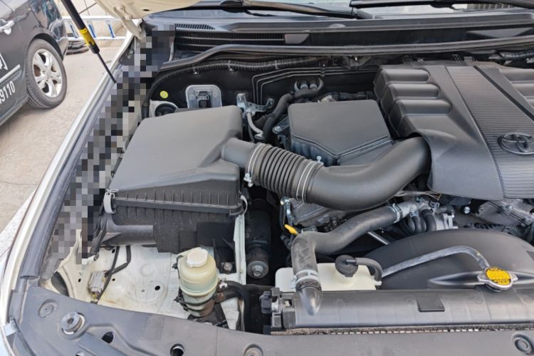 Used Toyota Land Cruiser 2015 4.0L V6 Middle East Low-Trim Version Engine Bay Right