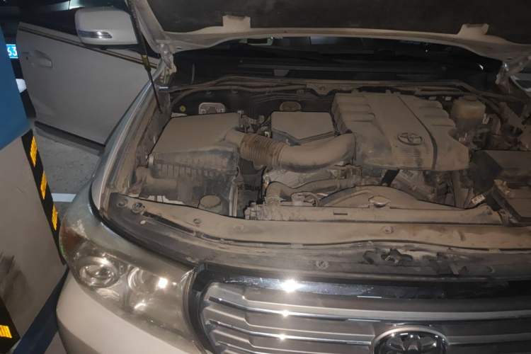 Used Toyota Land Cruiser  Engine Bay Right