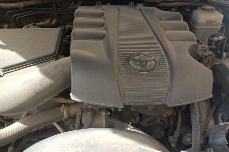 Used Toyota Land Cruiser  Engine Bay