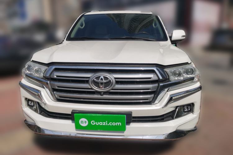 Used Toyota Land Cruiser 2015 4.0L V6 Middle East Low-Trim Version Exterior 1