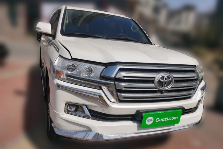Used Toyota Land Cruiser 2015 4.0L V6 Middle East Low-Trim Version Exterior 2
