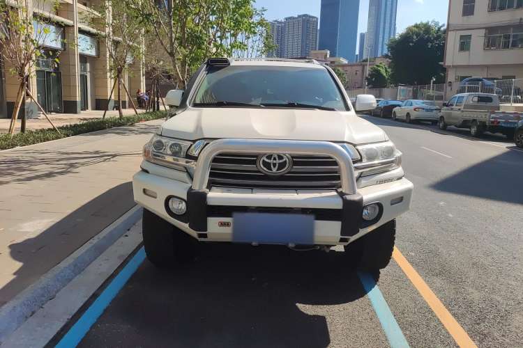 Used Toyota Land Cruiser 2015 4.6L V8 Middle East Limited Edition Front