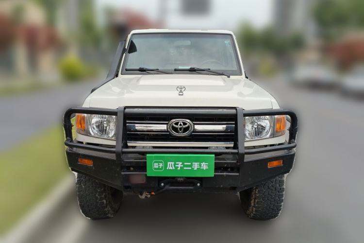 Used Toyota Land Cruiser  Front