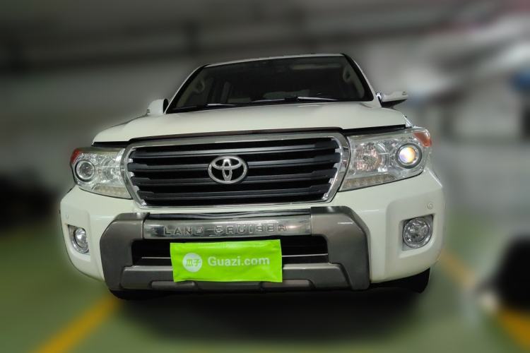 Used Toyota Land Cruiser 2015 4.0L V6 Middle East Low-Trim Version Front