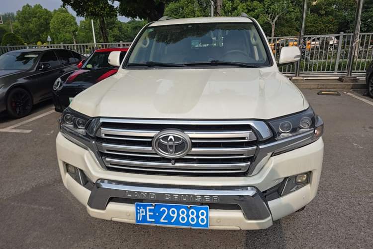 Used Toyota Land Cruiser  Front