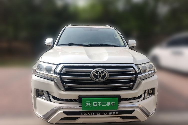 Used Toyota Land Cruiser 2015 4.0L V6 Middle East Low-Trim Version Front