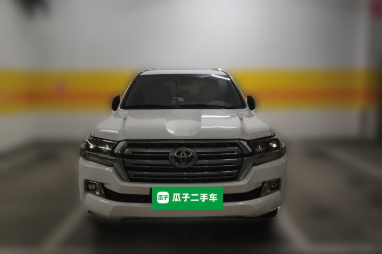 Used Toyota Land Cruiser 2015 4.0L V6 Middle East Low-Trim Version Front