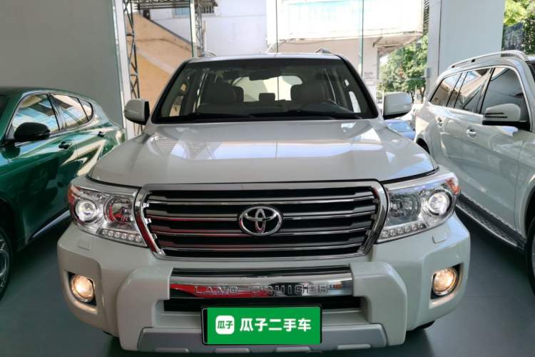 Used Toyota Land Cruiser 2015 4.6L V8 Low-Power Version Middle East Edition Front