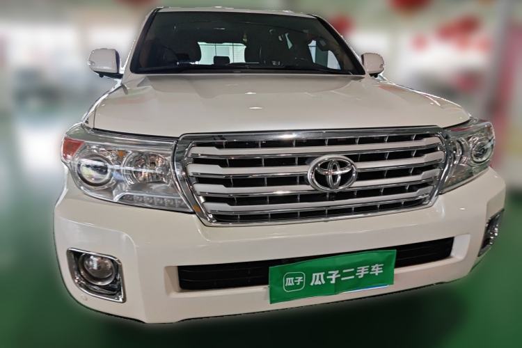 Used Toyota Land Cruiser 2015 4.0L V6 Middle East Low-Trim Version Front