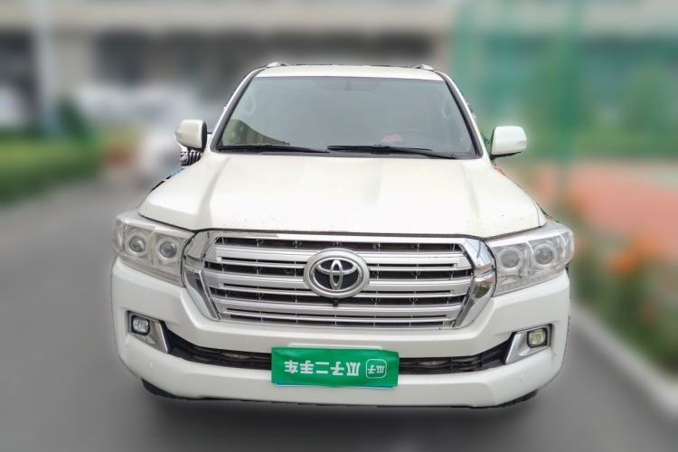 Used Toyota Land Cruiser 2015 4.0L V6 Middle East Low-Trim Version Front