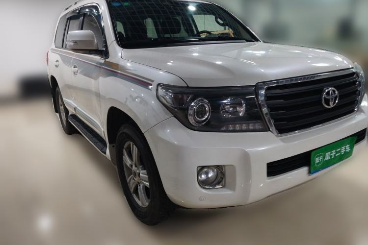 Used Toyota Land Cruiser 2015 4.0L 5-Seater Middle East Version Front Right 45 Deg