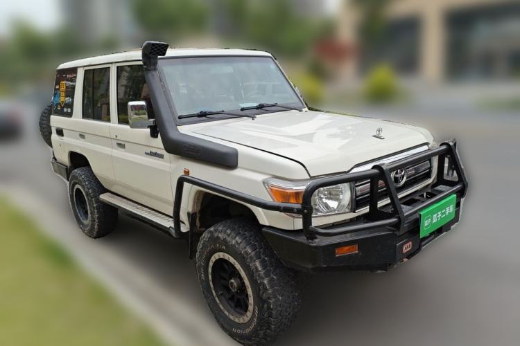 Used Toyota Land Cruiser  Front Right 45 Deg