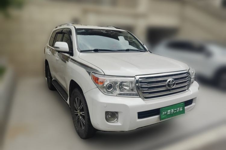 Used Toyota Land Cruiser 2015 4.0L 5-Seater Middle East Version Front Right 45 Deg