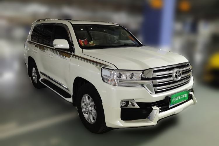 Used Toyota Land Cruiser 2015 4.0L V6 Middle East Limited Edition Front Right 45 Deg