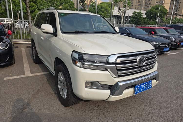Used Toyota Land Cruiser  Front Right 45 Deg