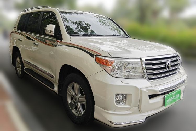 Used Toyota Land Cruiser 2015 4.0L V6 Middle East Limited Edition Front Right 45 Deg