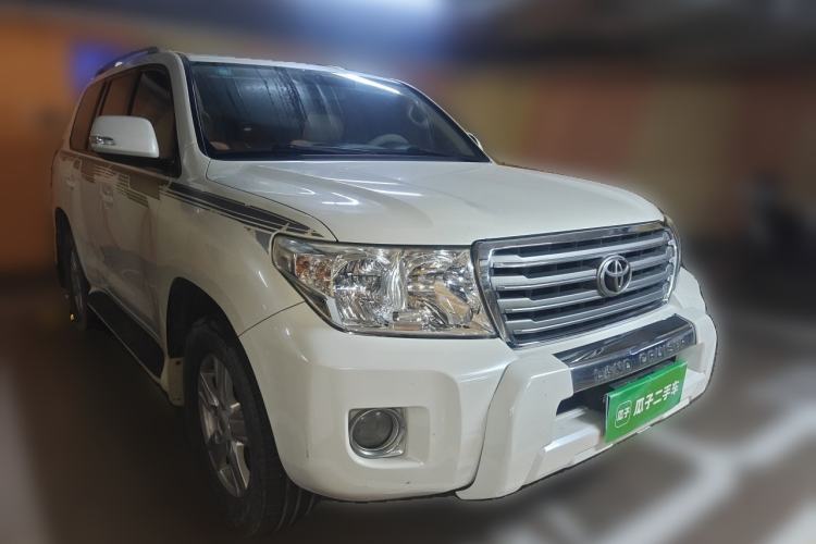 Used Toyota Land Cruiser 2015 4.0L 5-Seater Middle East Version Front Right 45 Deg
