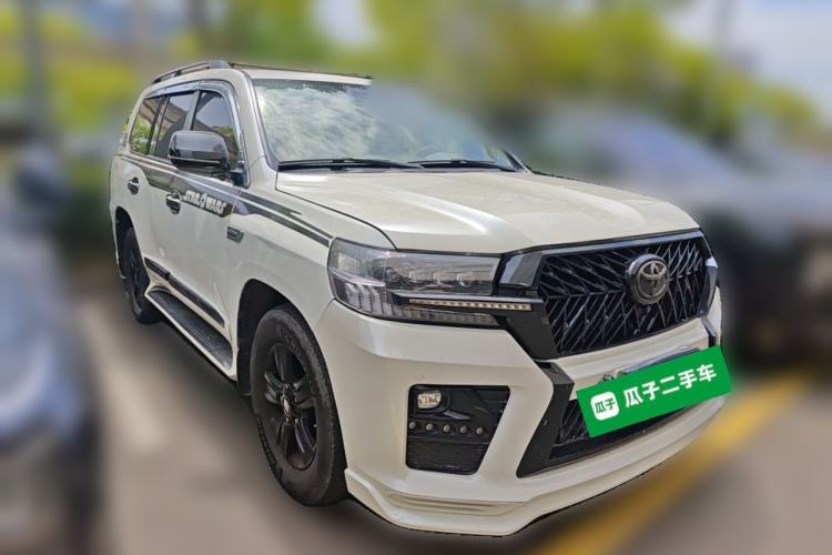 Used Toyota Land Cruiser 2015 4.0L V6 Middle East Low-Trim Version Front Right 45 Deg