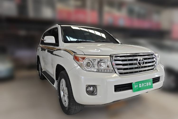 Used Toyota Land Cruiser 2015 4.0L V6 Middle East Low-Trim Version Front Right 45 Deg