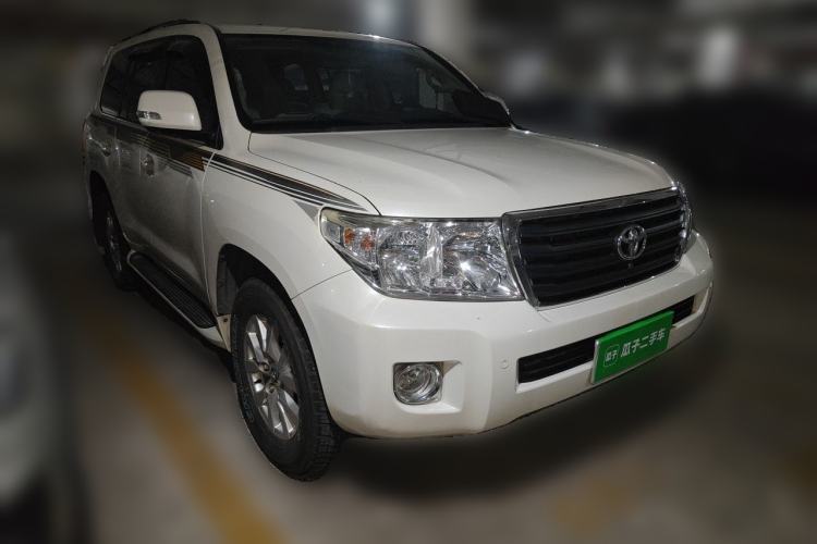 Used Toyota Land Cruiser 2015 4.0L V6 Middle East Low-Trim Version Front Right 45 Deg