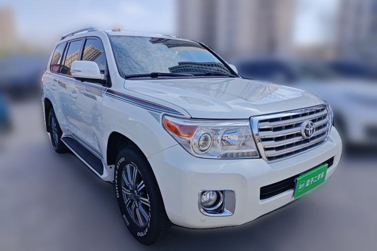 Used Toyota Land Cruiser 2015 4.0L V6 Middle East Low-Trim Version Front Right 45 Deg
