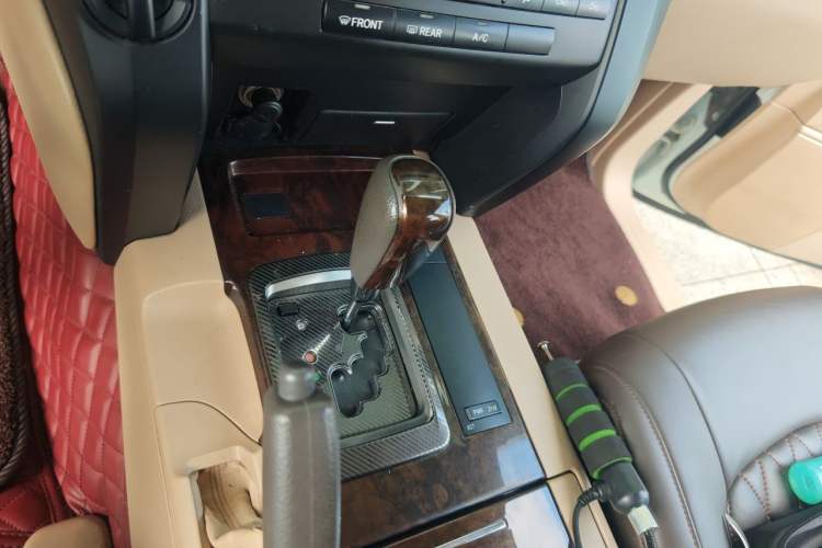 Used Toyota Land Cruiser 2015 4.0L V6 Middle East Low-Trim Version Gear Lever