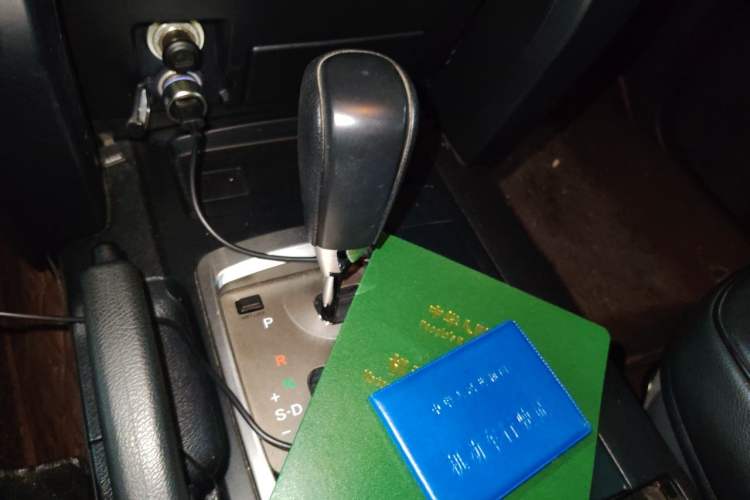 Used Toyota Land Cruiser 2015 4.0L 5-Seater Middle East Version Gear Lever