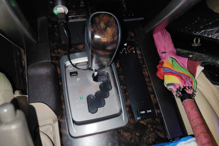 Used Toyota Land Cruiser 2015 4.0L V6 Middle East Low-Trim Version Gear Lever
