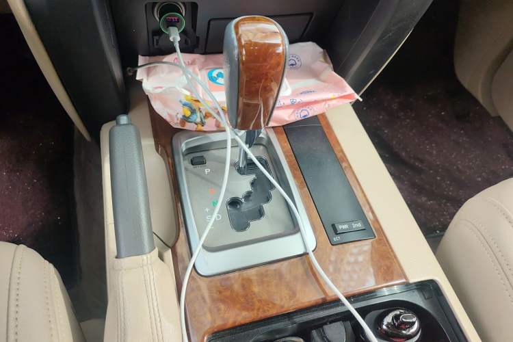 Used Toyota Land Cruiser 2015 4.0L V6 Middle East Low-Trim Version Gear Lever