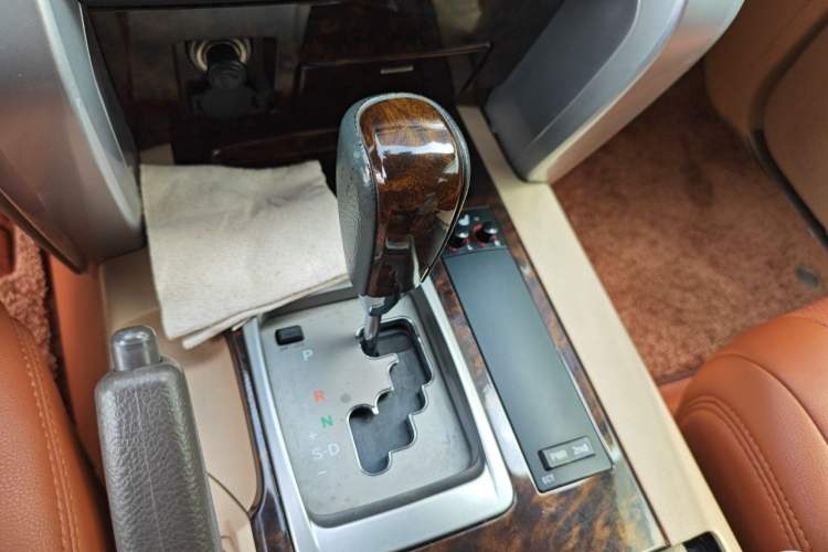Used Toyota Land Cruiser  Gear Lever