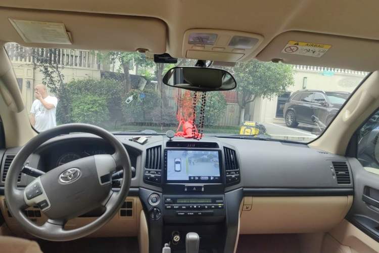 Used Toyota Land Cruiser 2015 4.0L 5-Seater Middle East Version Headliner