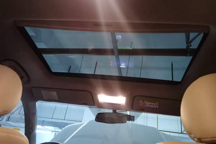 Used Toyota Land Cruiser 2015 4.0L V6 Middle East Limited Edition Headliner
