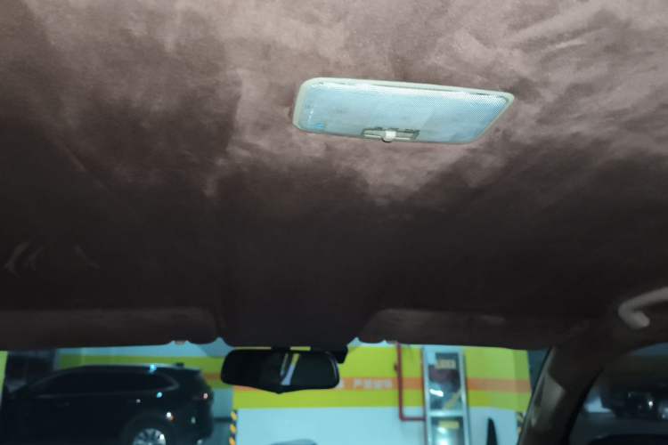 Used Toyota Land Cruiser 2015 4.0L V6 Middle East Low-Trim Version Headliner