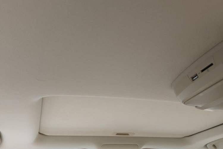 Used Toyota Land Cruiser 2015 4.0L V6 Middle East Limited Edition Headliner