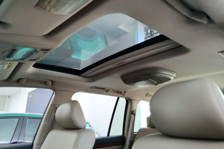 Used Toyota Land Cruiser 2015 4.6L V8 Low-Power Version Middle East Edition Headliner