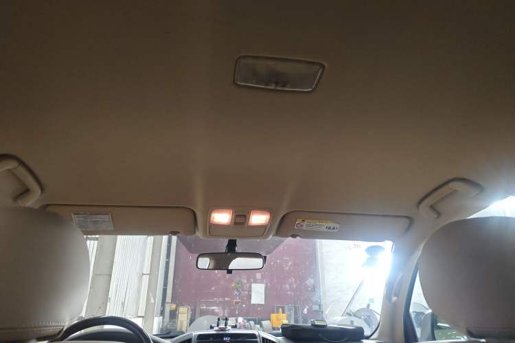 Used Toyota Land Cruiser 2015 4.0L 5-Seater Middle East Version Headliner