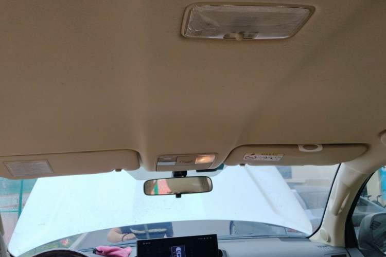 Used Toyota Land Cruiser 2015 4.0L V6 Middle East Low-Trim Version Headliner