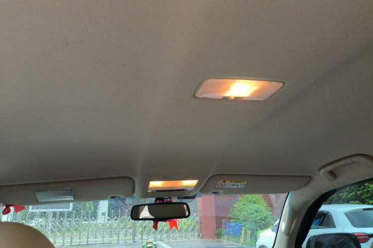 Used Toyota Land Cruiser 2015 4.0L V6 Middle East Low-Trim Version Headliner