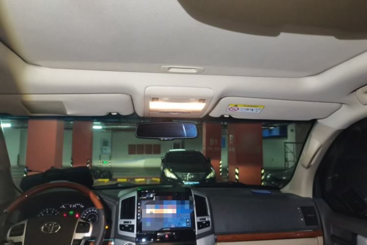 Used Toyota Land Cruiser 2015 4.6L V8 Middle East Limited Edition Headliner