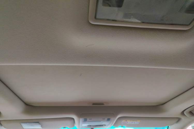 Used Toyota Land Cruiser 2015 4.0L V6 Middle East Low-Trim Version Headliner
